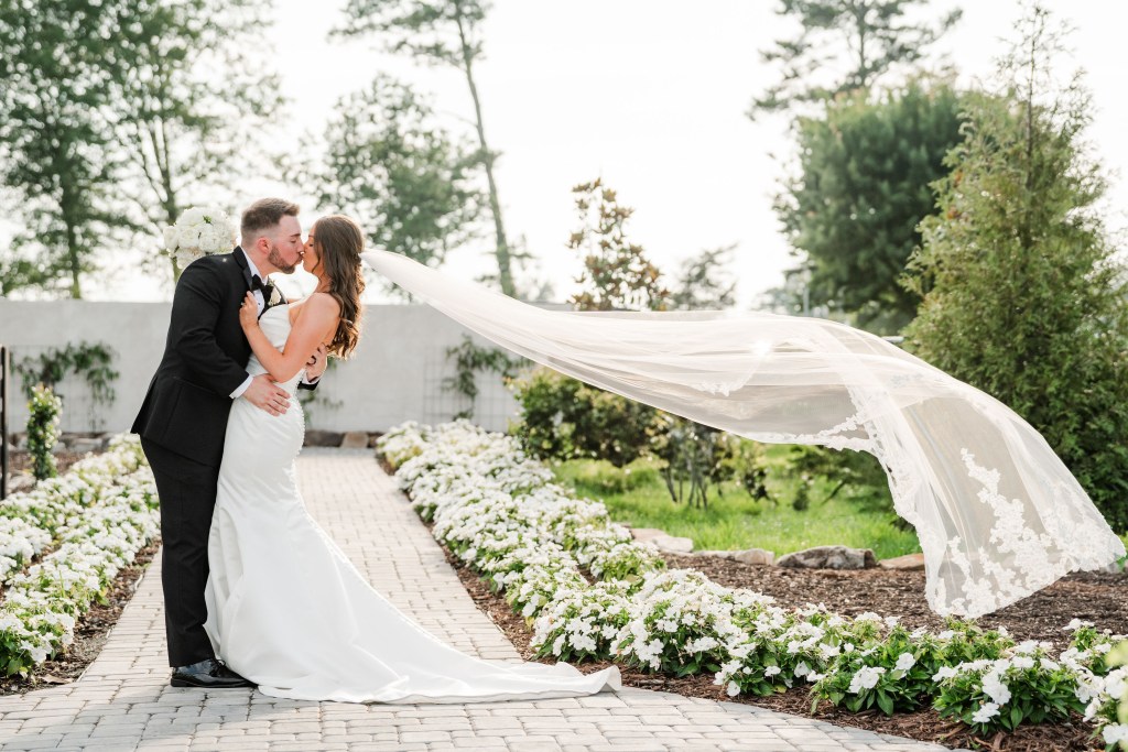 Planning a Chattanooga Area Destination Wedding? Why The Emerson Is Perfect for Out of Town Couples